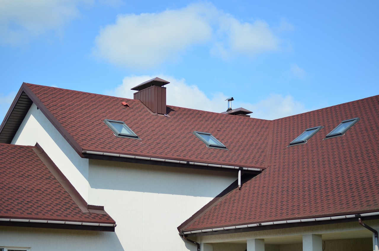 Budowa domu – jakie pokrycie dachowe wybrać?